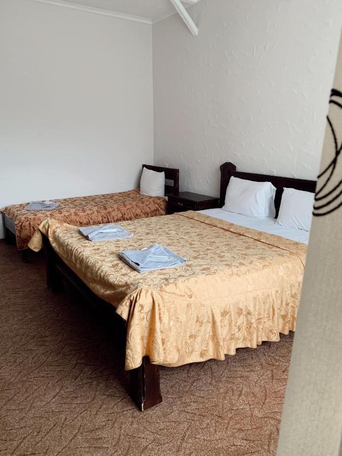 Orlyne Gnizdo Hotel Tjernivtsi Eksteriør billede